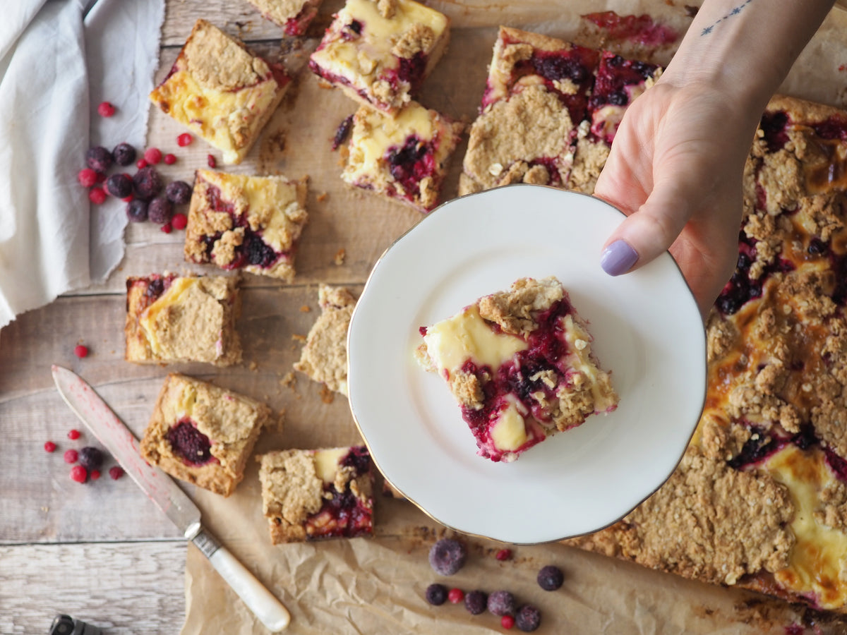 Berry cheesecake crumble bars – Heirloom
